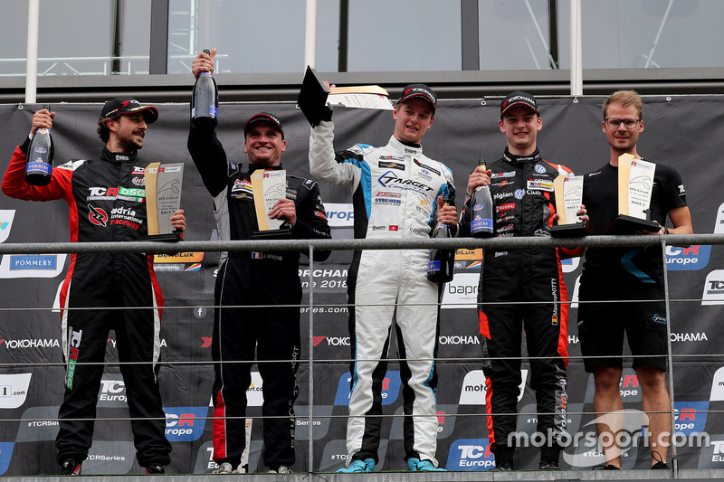 Podium: Winner Kris Richard, Target Competition Hyundai i30 N TCR, second place Julien Briché, JSB C