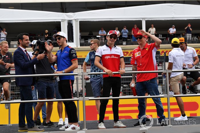 Charles Leclerc, Sauber, Kimi Raikkonen, Ferrari 