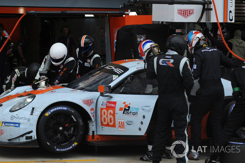 #86 Gulf Racing Porsche 911 RSR: Michael Wainwright, Benjamin Barker, Alex Davison
