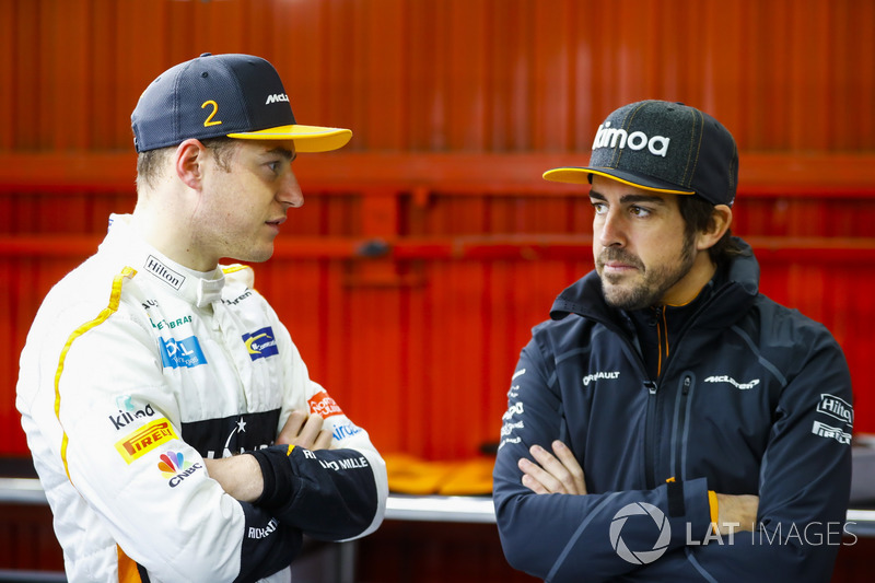 Depois o belga - que fez o terceiro melhor tempo - conversou com Fernando Alonso