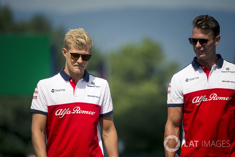 Marcus Ericsson, Sauber walks the track
