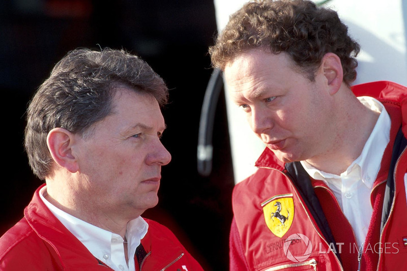 John Barnard, diseñador jefe de Ferrari, con Mike Coughlan, líder del proyecto de diseño Ferrari