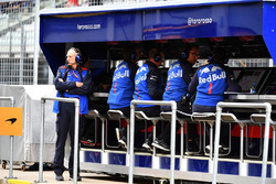 Franz Tost, Scuderia Toro Rosso Team Principal on pit wall gantry