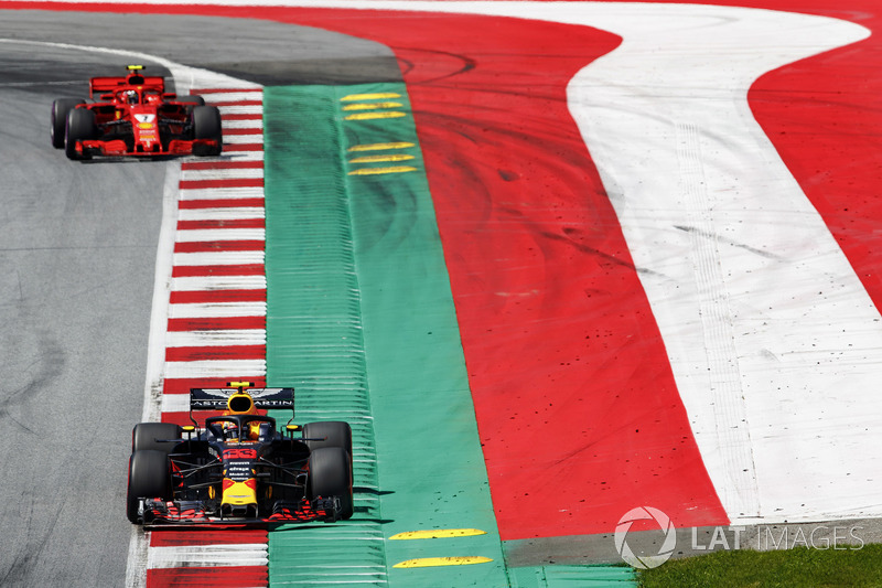 Raikkonen maakt melding van een touché met Verstappen