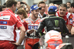 Il vincitore della gara Andrea Dovizioso, Ducati Team, il terzo classificato Johann Zarco, Monster