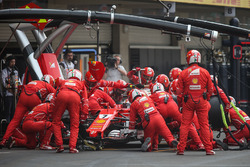Kimi Raikkonen, Ferrari SF70H makes a pitstop