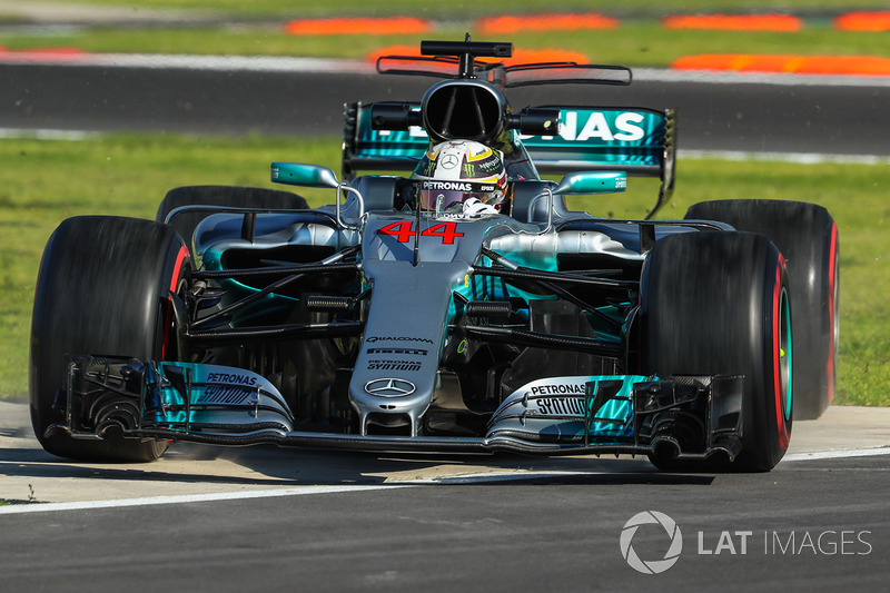 Lewis Hamilton, Mercedes-Benz F1 W08 runs wide onto the grass