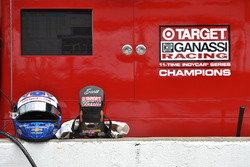 Helm und HANS von Scott Dixon, Chip Ganassi Racing Chevrolet