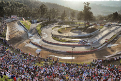 Super stage action