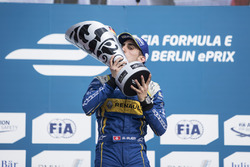 Sテゥbastien Buemi, Renault e.Dams pemenang lomba
