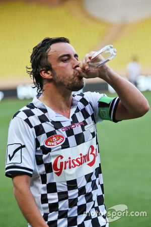 Fernando Alonso, McLaren di charity football match