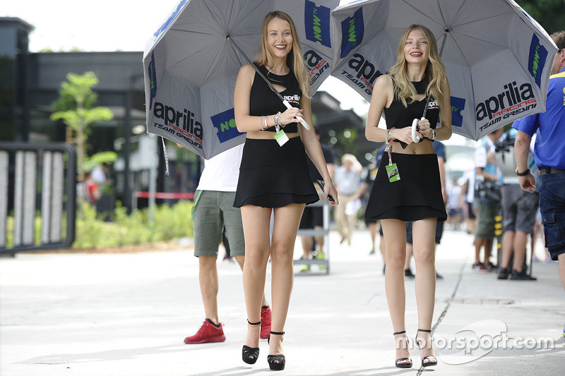 Grid girl Aprilia