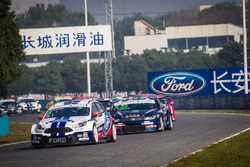 2.0T Race action