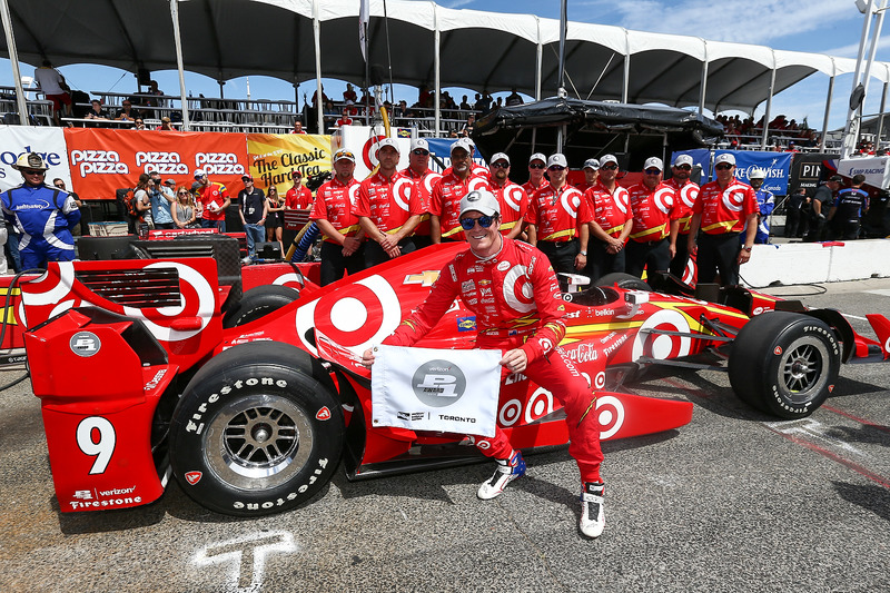 Polesitter Scott Dixon, Chip Ganassi Racing Chevrolet