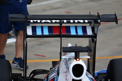 Valtteri Bottas, Williams FW38 with a rear wing attachment