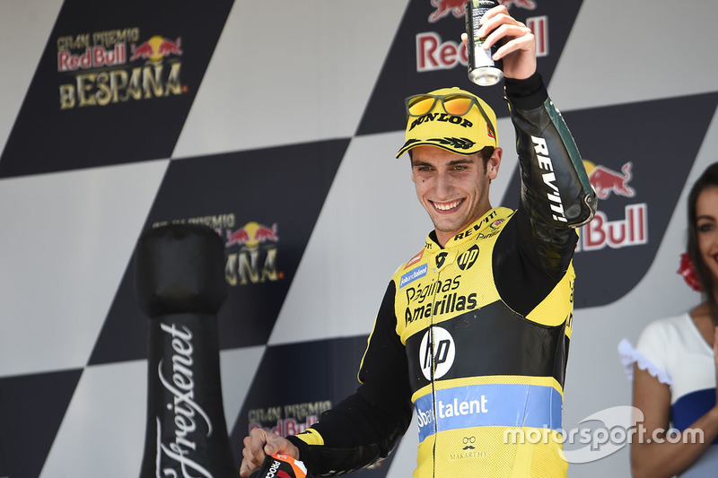 <img src="http://cdn-1.motorsport.com/static/custom/car-thumbs/MOTOGP_2016/numbers/42.png"> Álex Rins (Team Suzuki Ecstar)