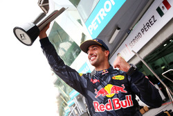 Race winner Daniel Ricciardo, Red Bull Racing celebrates with the team