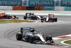 Lewis Hamilton, Mercedes AMG F1 W07 Hybrid