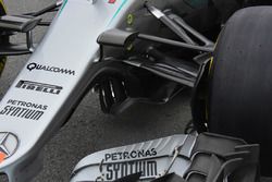 Mercedes AMG F1 W07, Vorderradaufhängung