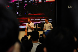 Jenson Button, Stoffel Vandoorne