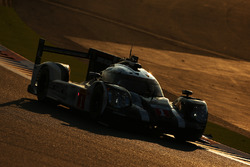 #1 Porsche Team Porsche 919 Hybrid: Timo Bernhard, Mark Webber, Brendon Hartley