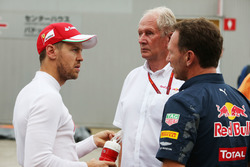Christian Horner, Red Bull Racing, mit Sebastian Vettel, Ferrari, und Helmut Marko, Red Bull