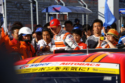 小林崇志と土屋圭市エグゼクティブアドバイザー(#55 ARTA BMW M6 GT3)