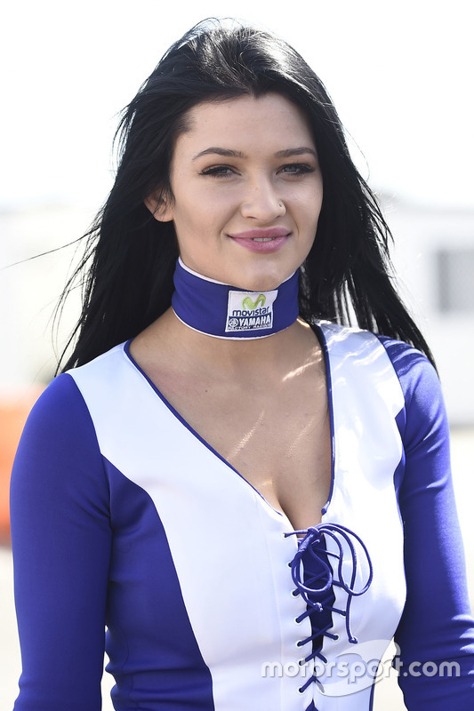 Azafata de Yamaha
