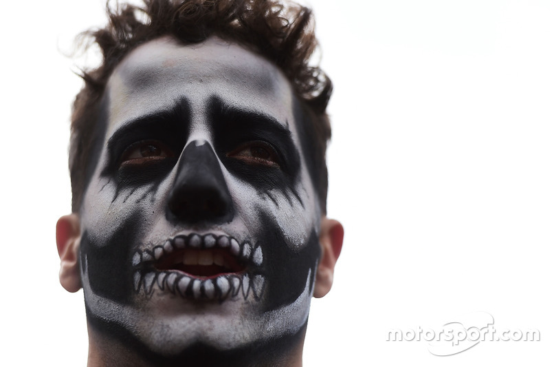 Даніель Ріккардо, Red Bull Racing, з обличчям для Halloween