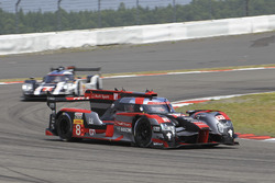#8 Audi Sport Team Joest Audi R18 e-tron quattro: Lucas di Grassi, Loic Duval, Oliver Jarvis