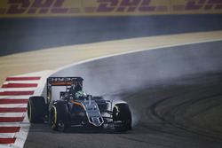 Nico Hülkenberg, Sahara Force India F1 VJM09, bloque une roue au freinage