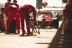 Sebastian Vettel, Ferrari SF16-H in the pits