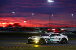 #98 阿斯顿马丁车队 阿斯顿马丁Vantage GT3:保罗·德拉·拉纳、佩德罗·拉米、马蒂亚斯·劳达、里奇·斯坦纳威