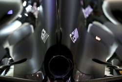 Renault R.S. 16, il doppio scarico