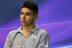 Esteban Ocon, Manor Racing lors de la conférence de presse de la FIA