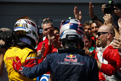 Le vainqueur Antonio Giovinazzi, PREMA Racing & le deuxième Pierre Gasly, PREMA Racing