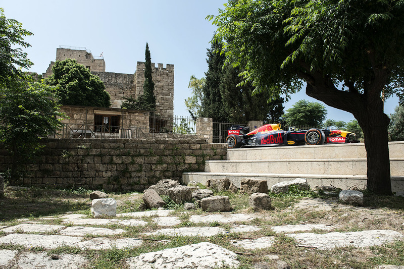 El Red Bull RB7 en Jbeil, Líbano