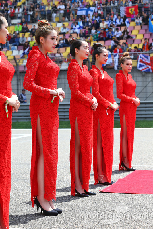 Grid girls on the drivers parade