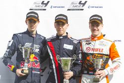 Podium: tweede Richard Verschoor; Winnaar Tuomas Tujula; derde Jarno Opmeer