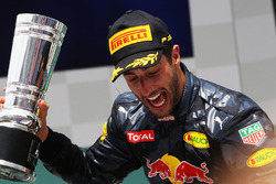 Podium : le deuxième, Daniel Ricciardo, Red Bull Racing