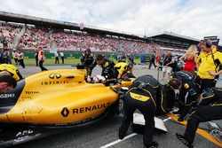 Кевин Магнуссен, Renault Sport F1 Team RS16 на стартовой решетке