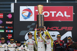 I vincitori #99 Rowe Racing, BMW M6 GT3: Maxime Martin, Philipp Eng, Alexander Sims