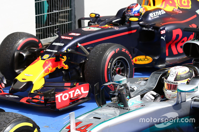 Winner Lewis Hamilton, Mercedes AMG F1 W07 Hybrid, third place Max Verstappen, Red Bull Racing in pa