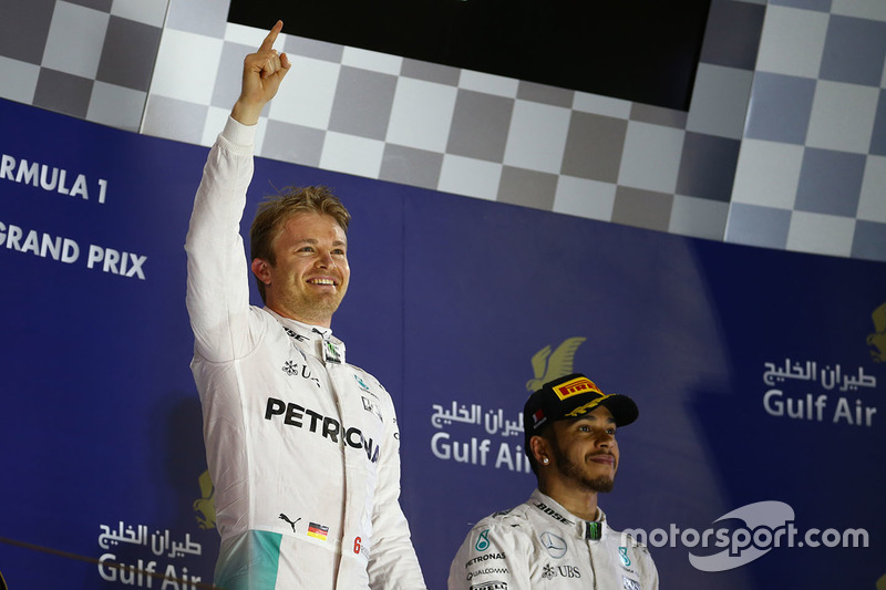Podium: race winner Nico Rosberg, Mercedes AMG F1 Team and third place Lewis Hamilton, Mercedes AMG F1 Team
