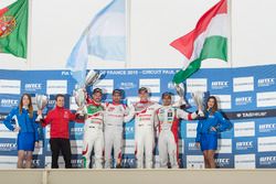 Podium: tweede plaats Tiago Monteiro, Honda Racing Team JAS, Honda Civic WTCC; eerste plaats José Ma