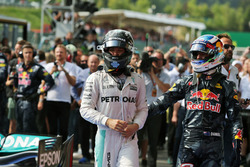 (L to R): Race winner Nico Rosberg, Mercedes AMG F1 and second placed Daniel Ricciardo, Red Bull Racing in parc ferme