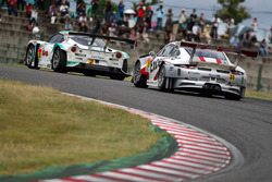 #2 Cars Tokai Dream28 Lotus Evora: Kazuho Takahashi, Hiroki Katoh, Tadasuke Makino and #33 Excellence Porsche Team KTR Porsche 911 GT3-R: Naoya Yamano, Yuya Sakamoto