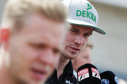 Nico Hulkenberg, Sahara Force India F1 and Kevin Magnussen, Renault Sport F1 Team with the media