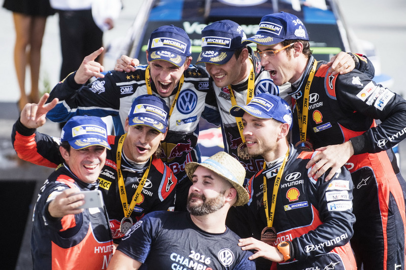 Sébastien Ogier, Julien Ingrassia, Volkswagen Polo WRC, Volkswagen Motorsport; Daniel Sordo, Marc Marti, Hyundai i20 WRC, Hyundai Motorsport; Thierry Neuville, Nicolas Gilsoul, Hyundai i20 WRC, Hyundai Motorsport