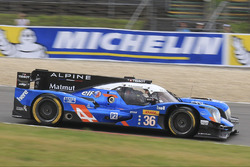 #36 Signatech Alpine A460: Gustavo Menezes, Nicolas Lapierre, Stéphane Richelmi